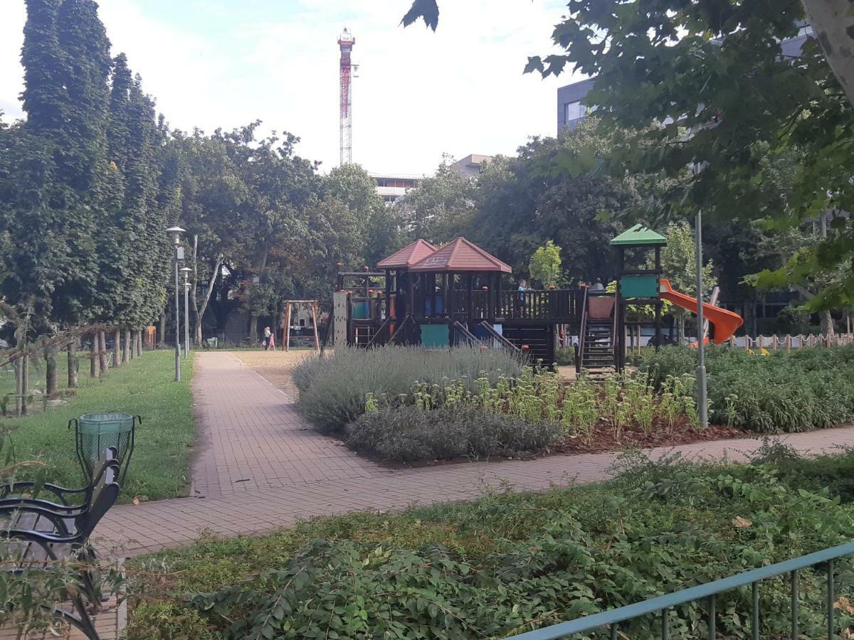 2 Bedroom Apartment Near Heroes Square Budapeşte Dış mekan fotoğraf