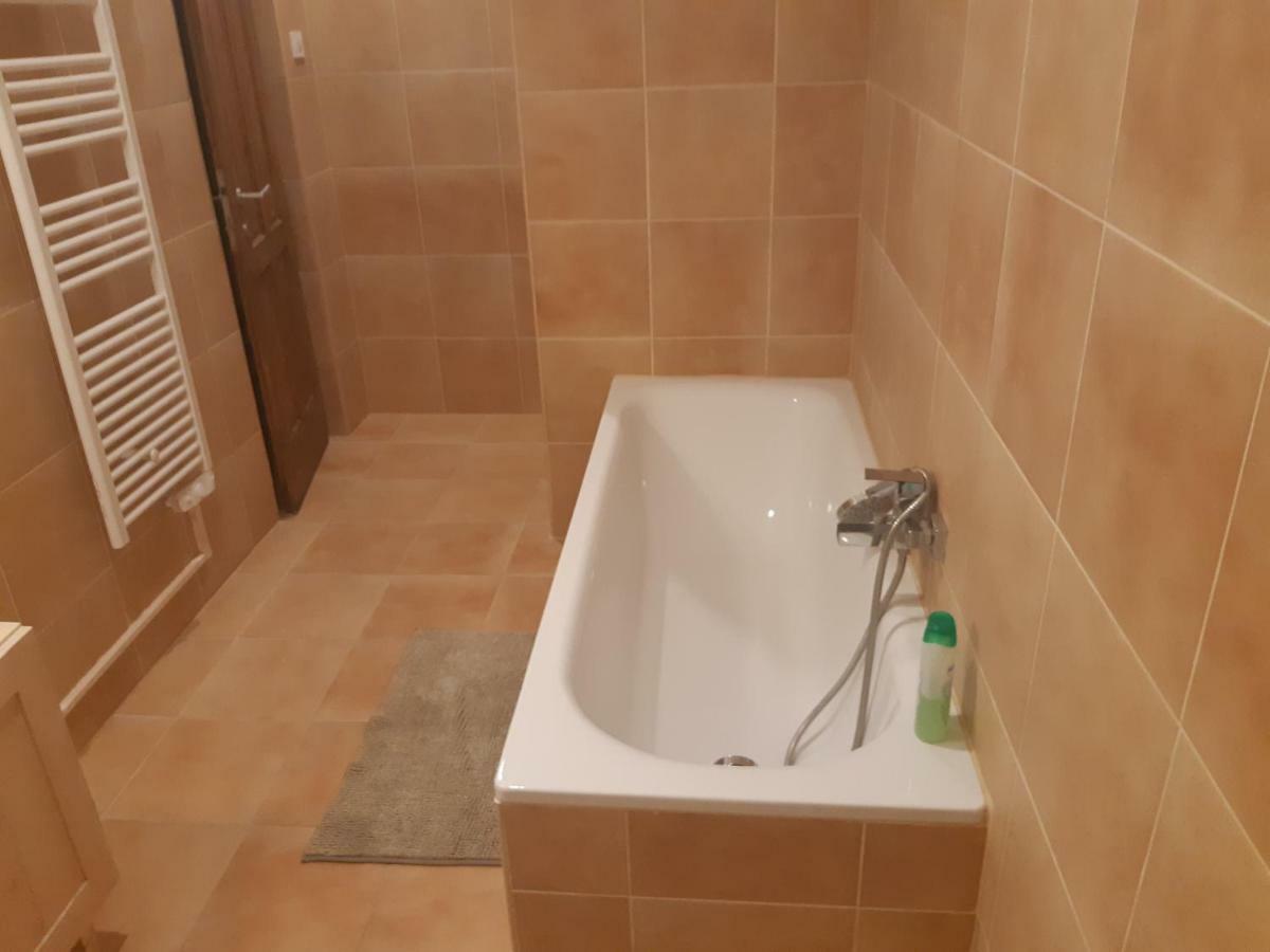 2 Bedroom Apartment Near Heroes Square Budapeşte Dış mekan fotoğraf